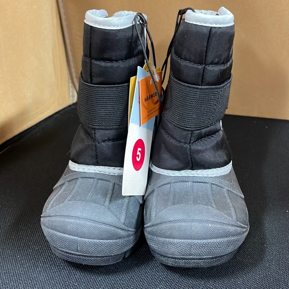 Cat and jack Winter Waterproof Thermolite insulated child’s snow boot